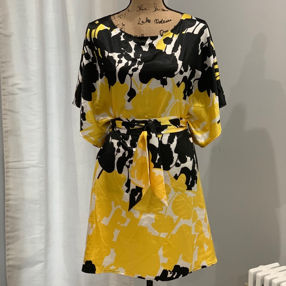 BCBGMaxAzria kimono sleeves belted dress L